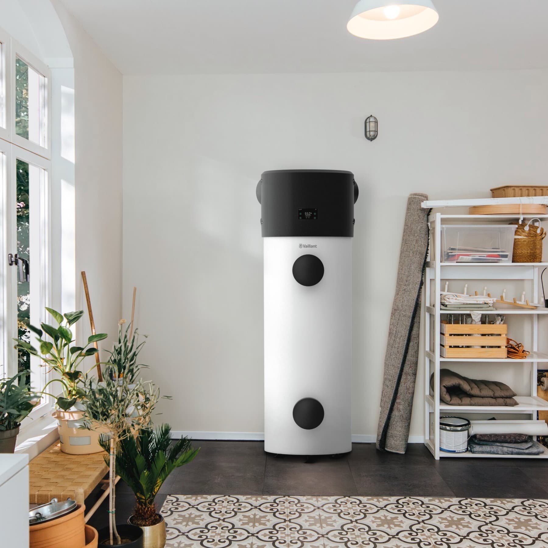 Chauffe-eau thermodynamique Vaillant aroSTOR plus dans une buanderie