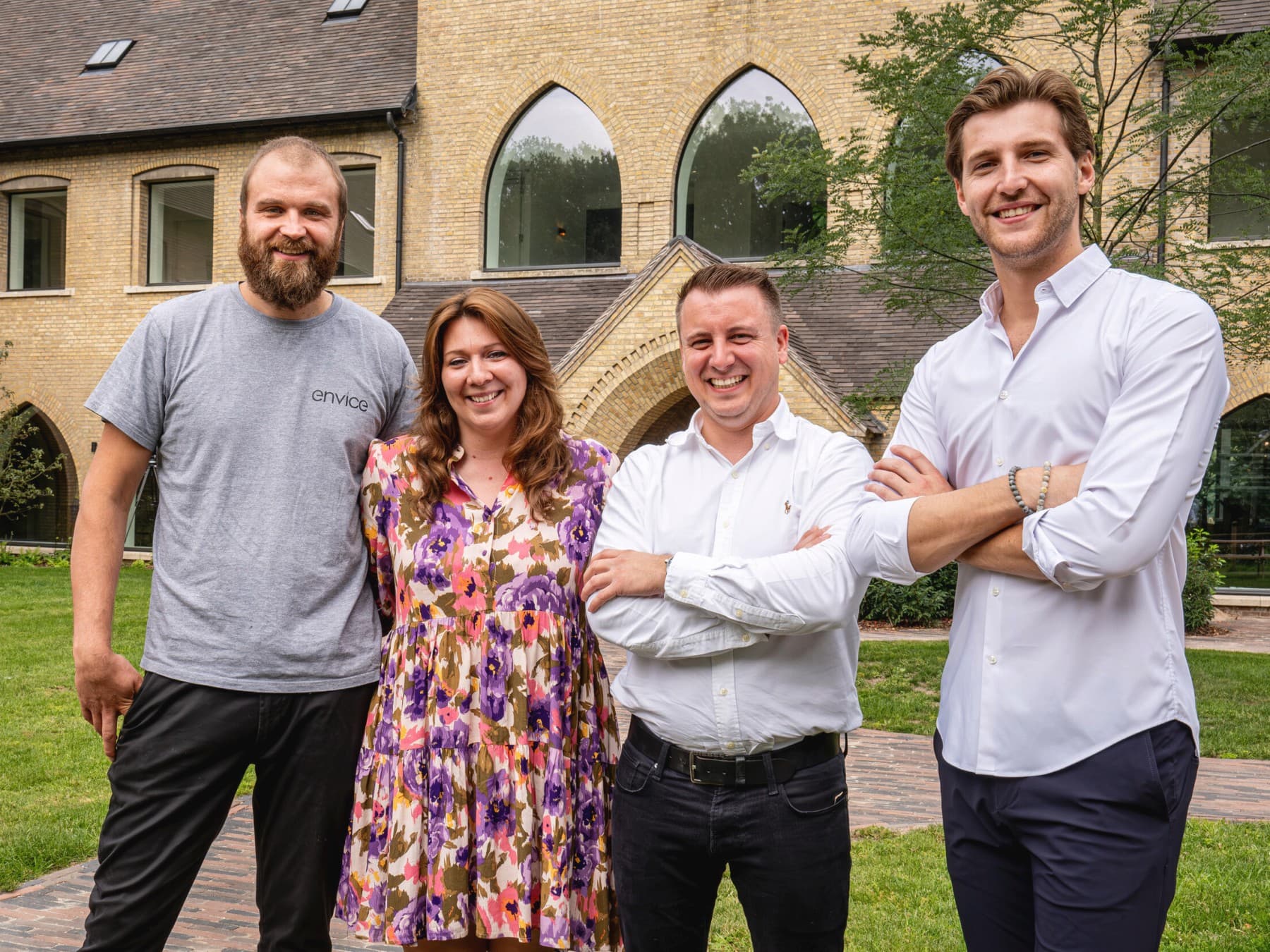 Thijs Van Hoordeweder - Fauve Collie (dirigeants d'Envice) - Yannick De Mol (ingénieur commercial projets chez Vaillant) - Leandro Depaepe (responsable de compte chez Vaillant)