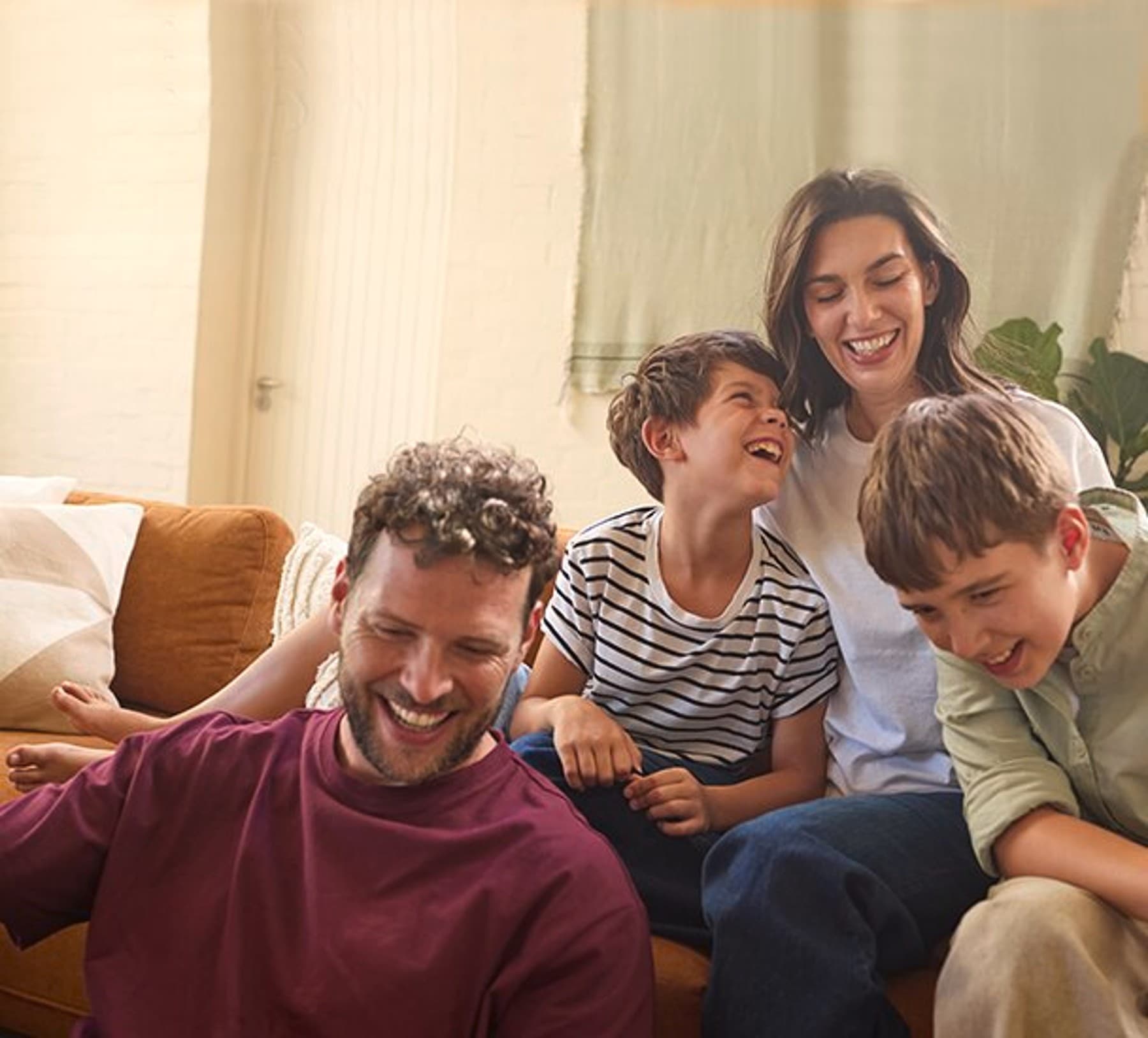 Famille dans le salon | Vaillant
