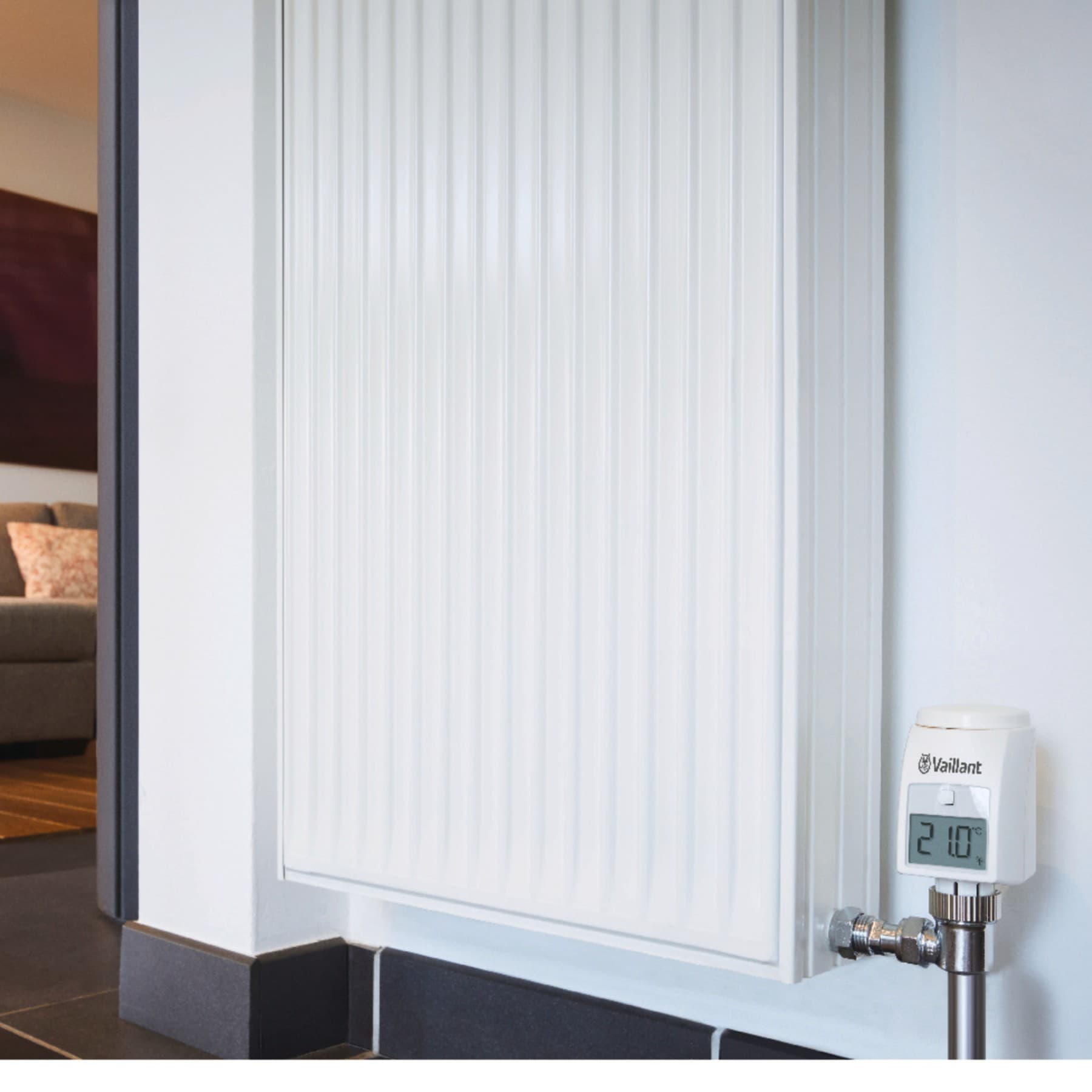 Radiateur sur le mur du salon